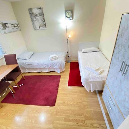 Single Room - Kings Cross, Female Only,, Guest Rooms London Bagian luar foto