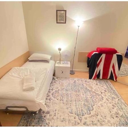 Single Room - Kings Cross, Female Only,, Guest Rooms London Bagian luar foto