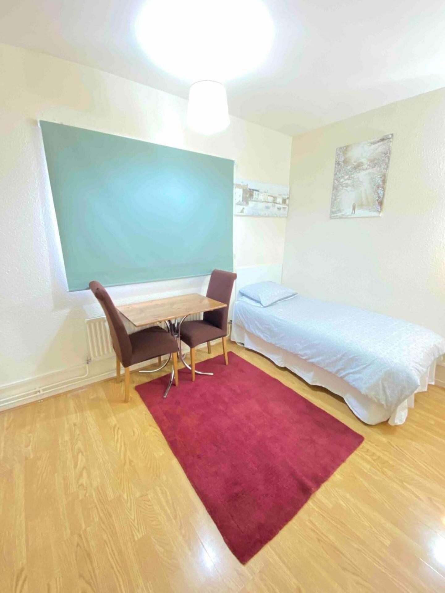 Single Room - Kings Cross, Female Only,, Guest Rooms London Bagian luar foto